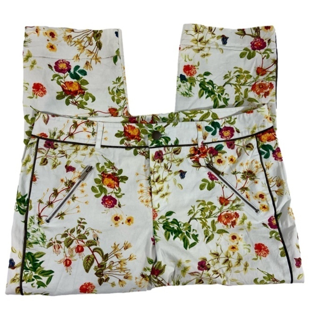 Disney’s Alice Through the Looking Glass White Floral Capri Length Pants Size 10